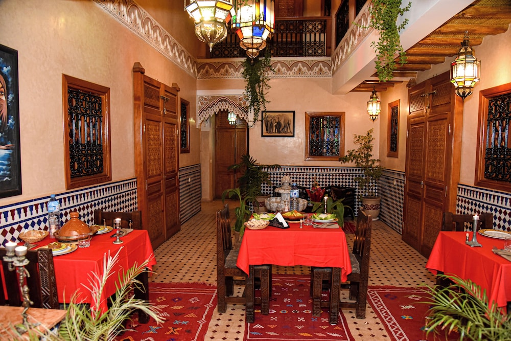 Riad Zanouba 24/27