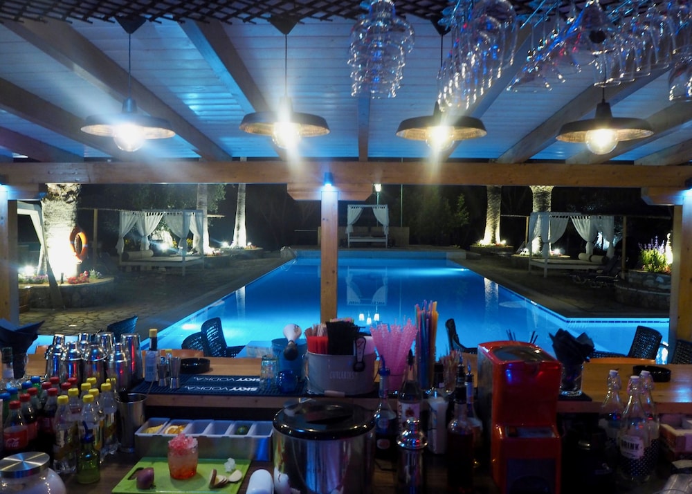 Paloma Blanca Hotel 44/55