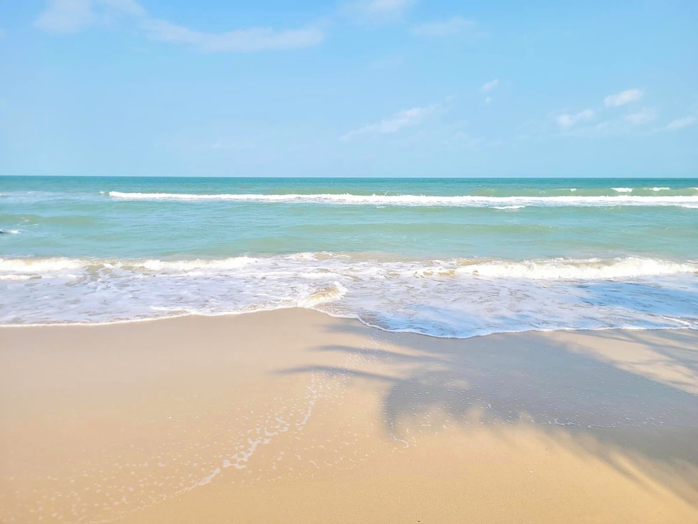 Khanom Golden Beach Hotel 51/59