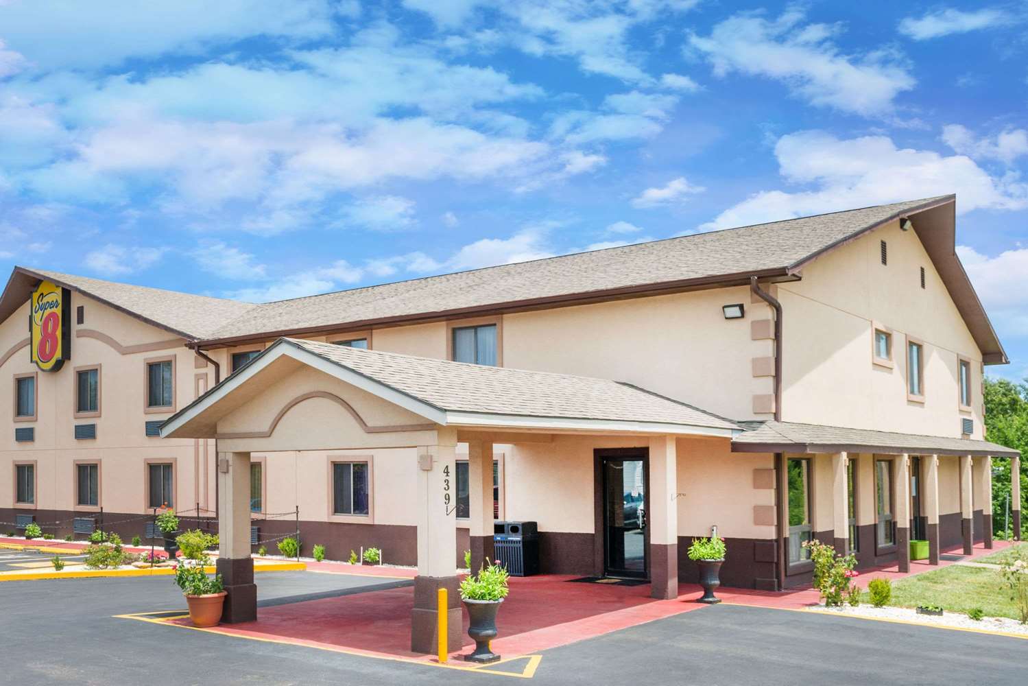 Super 8 by Wyndham Warrensburg 1/7
