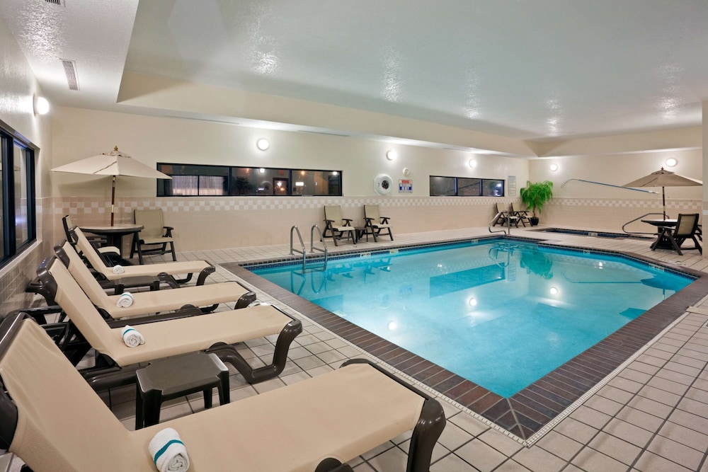 swimming pool spa