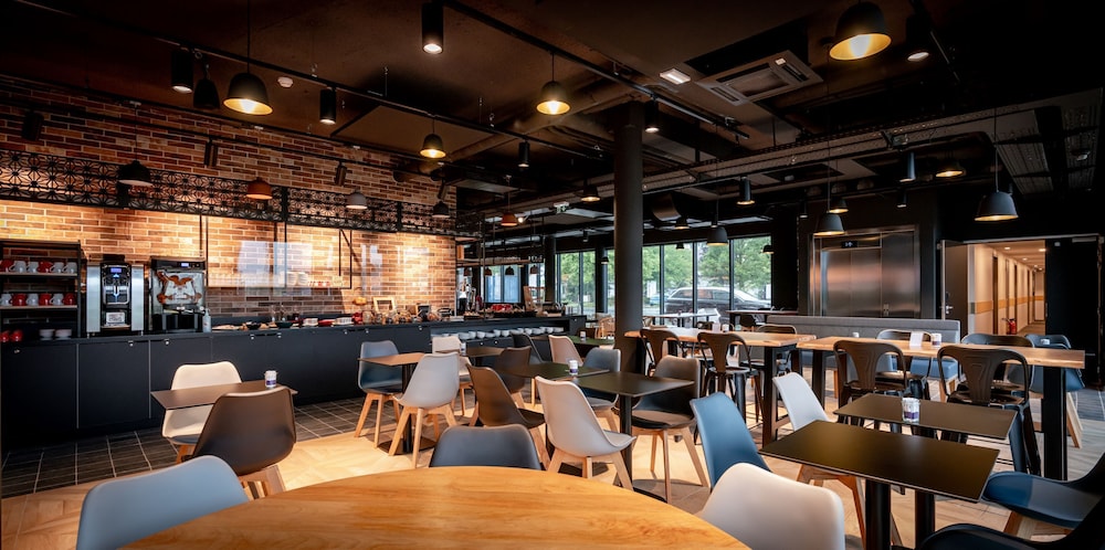 Ibis Budget Valenciennes Petite Foret 22/36