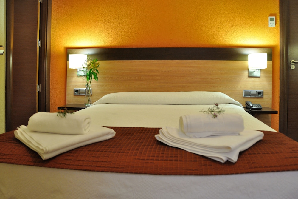 Hostal Ballesta 16/69