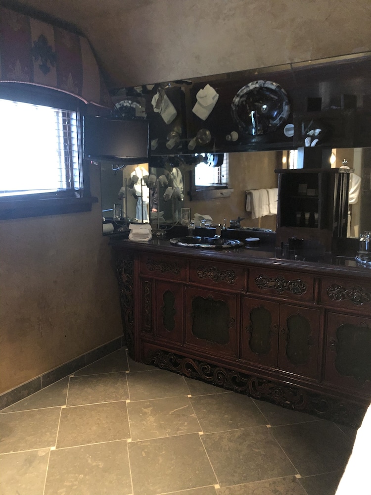 Border House at Crystal Bay Casino 3/26