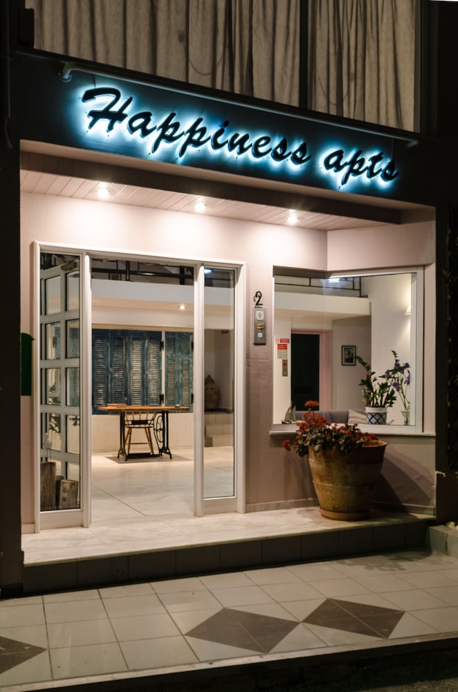 Happiness Apartments 2/75