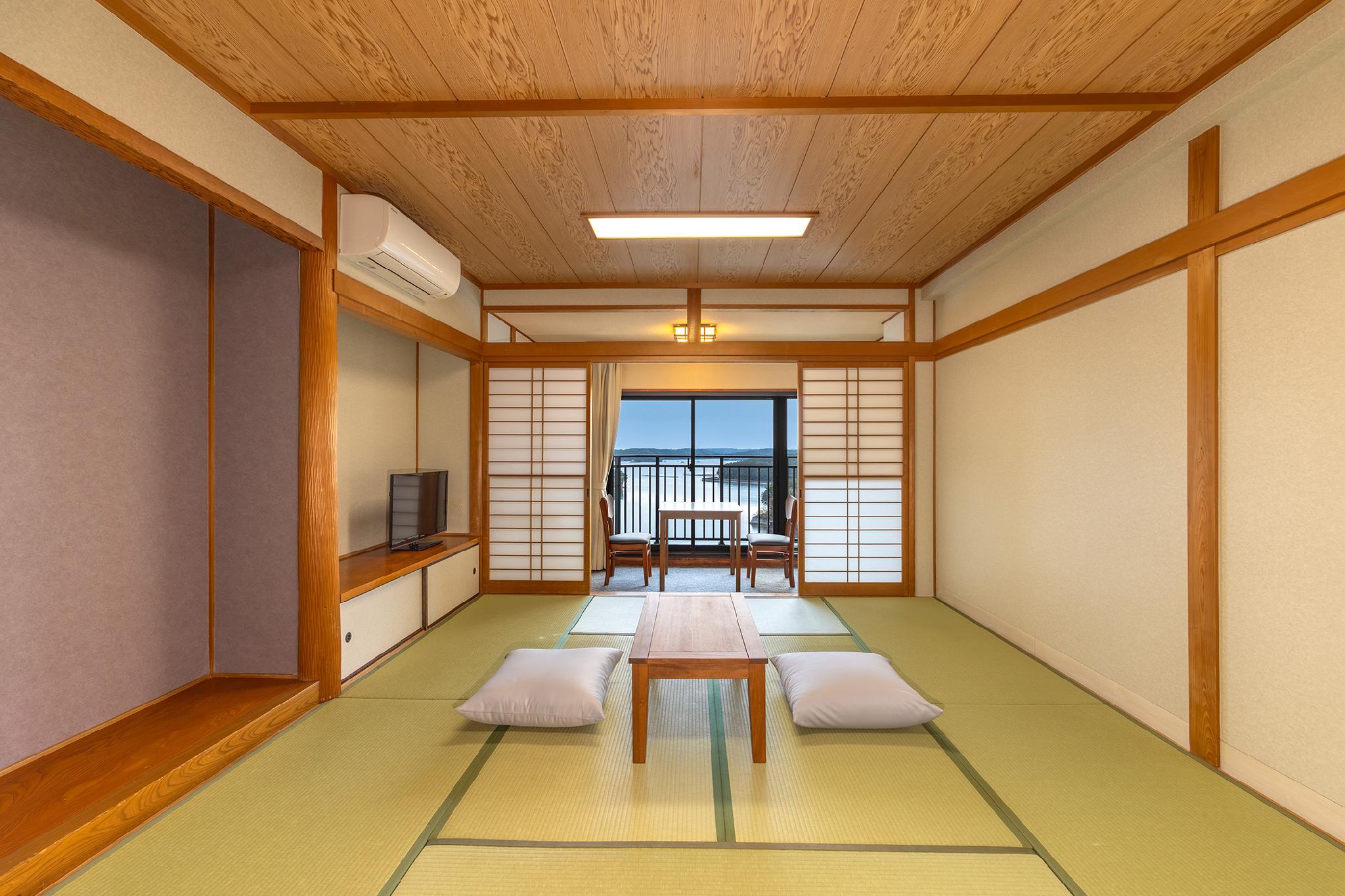 Japanese, Standard, 5 Futon Beds, Indoor Bath