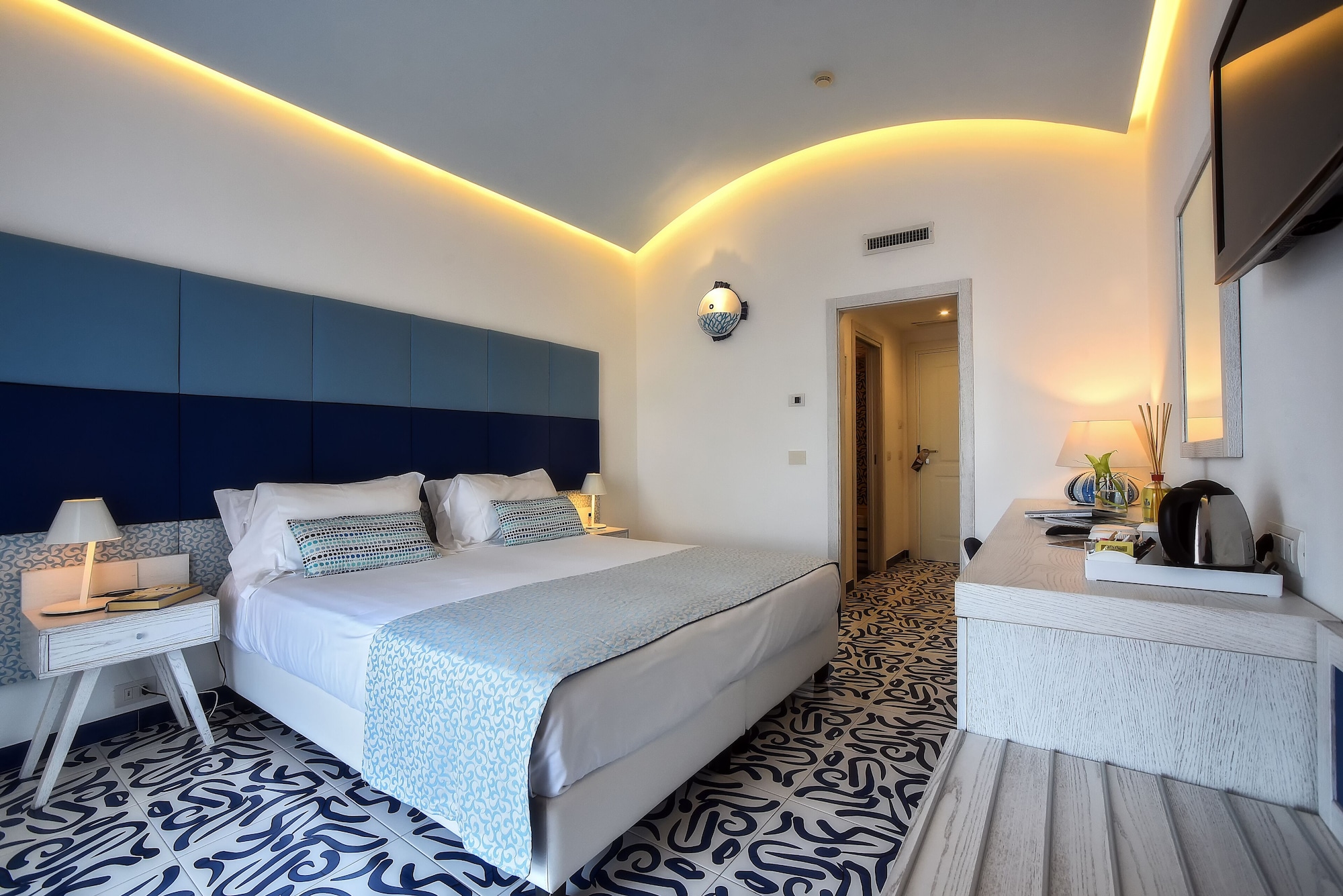 SUPERIOR, DOUBLE BED, SEA VIEW