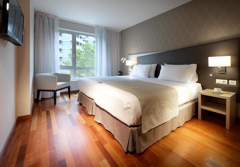 Room, Single, Double or Twin Bed
