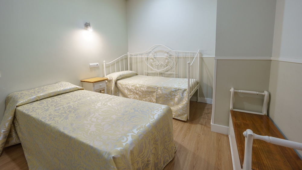 Hostal Madrid 16/50