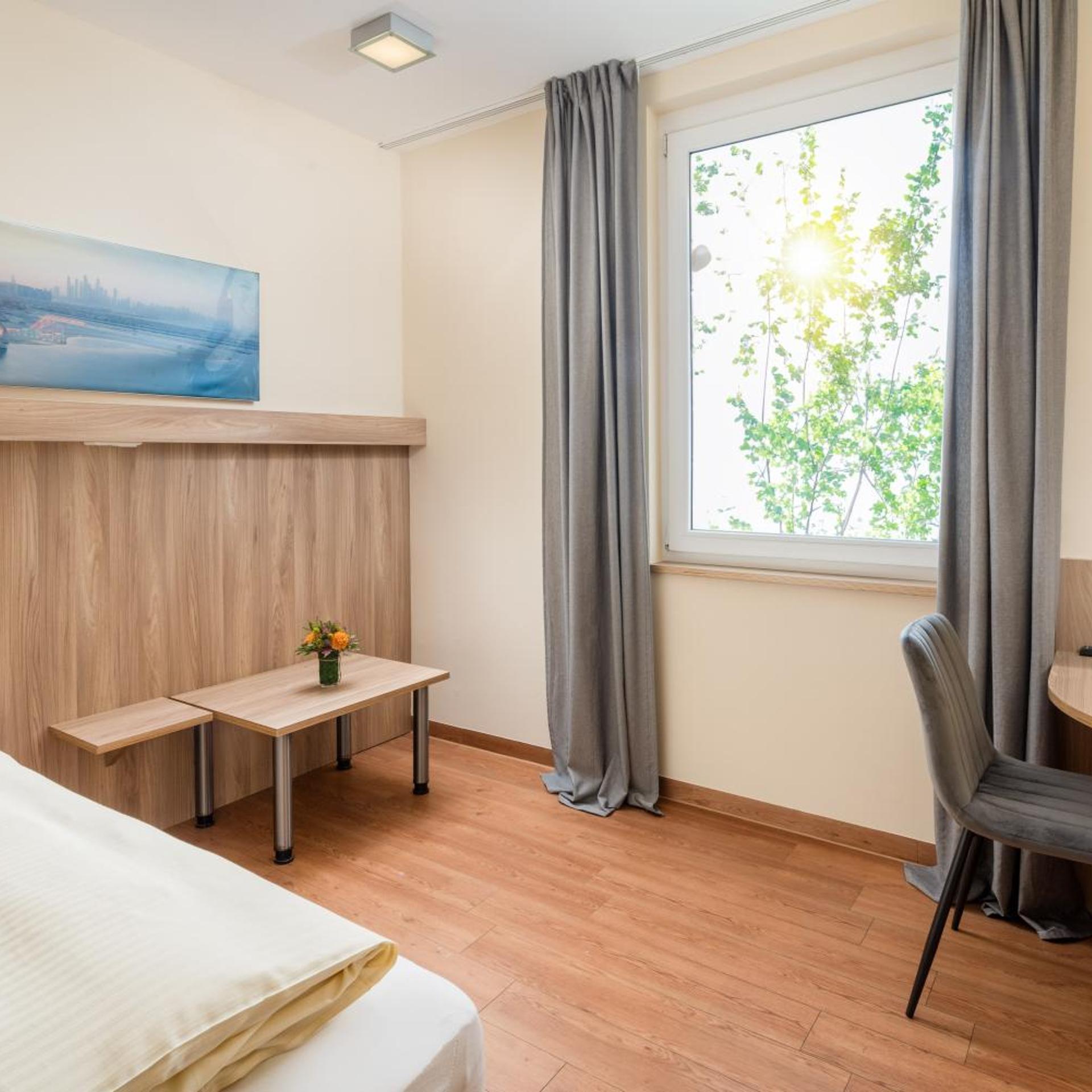غرفة ثلاثية، Hotel Neumarkt 6/8