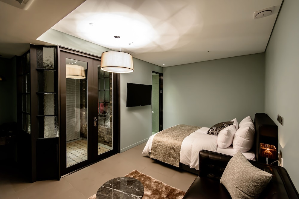 JB Design Hotel 43/77