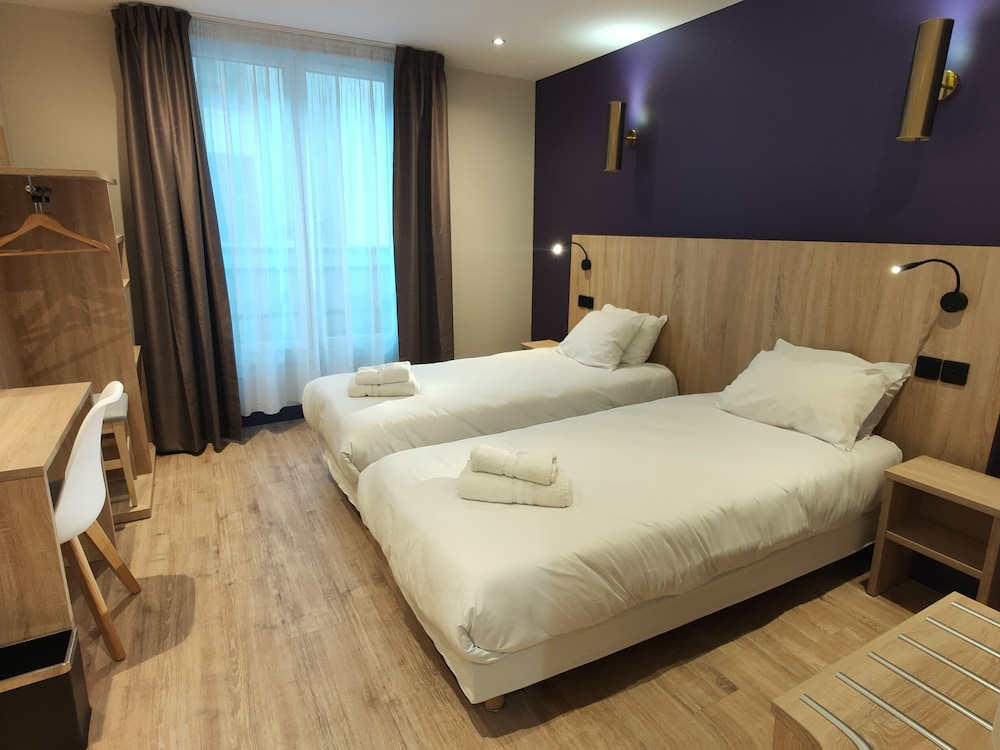 HOTEL MODERN EST 27/37
