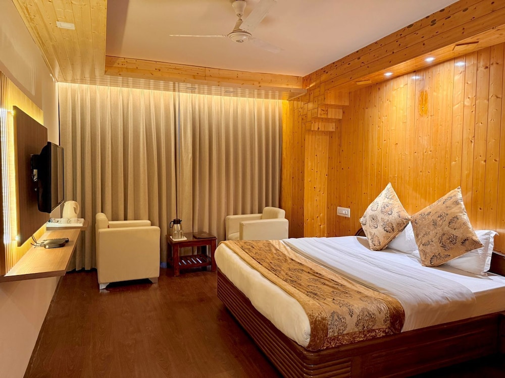 LUXURY, DOUBLE BED