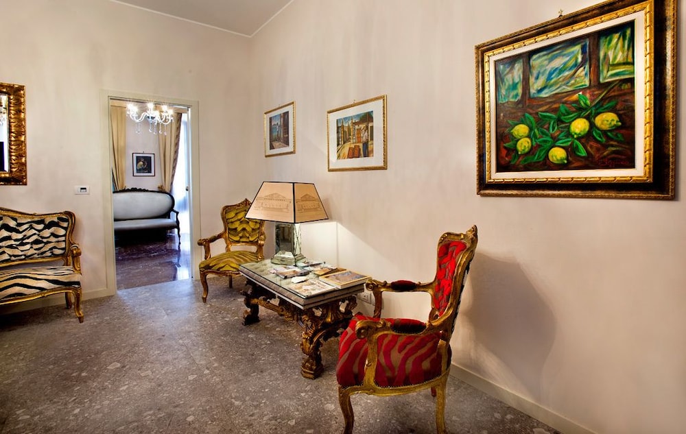 Porta Di Mezzo Luxury B And B 23/38