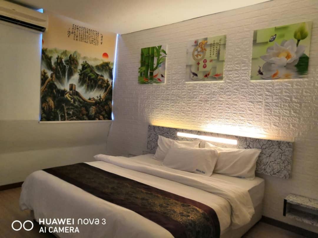 Mega Inn 25/38