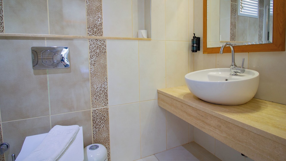 Kas Maki Hotel 48/50