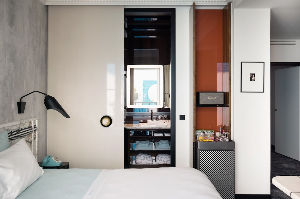 Hotel Les Bains Paris 26/77