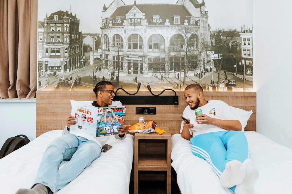 Rotterdam Teleport Hotel 43/63