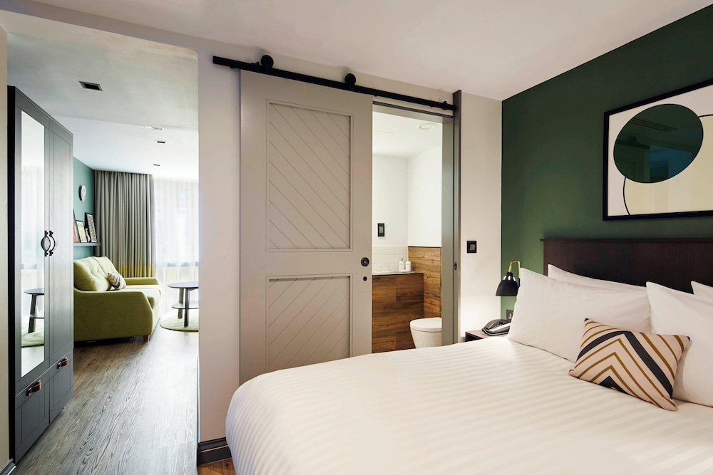 1 BEDROOM, SUITE, DOUBLE BED