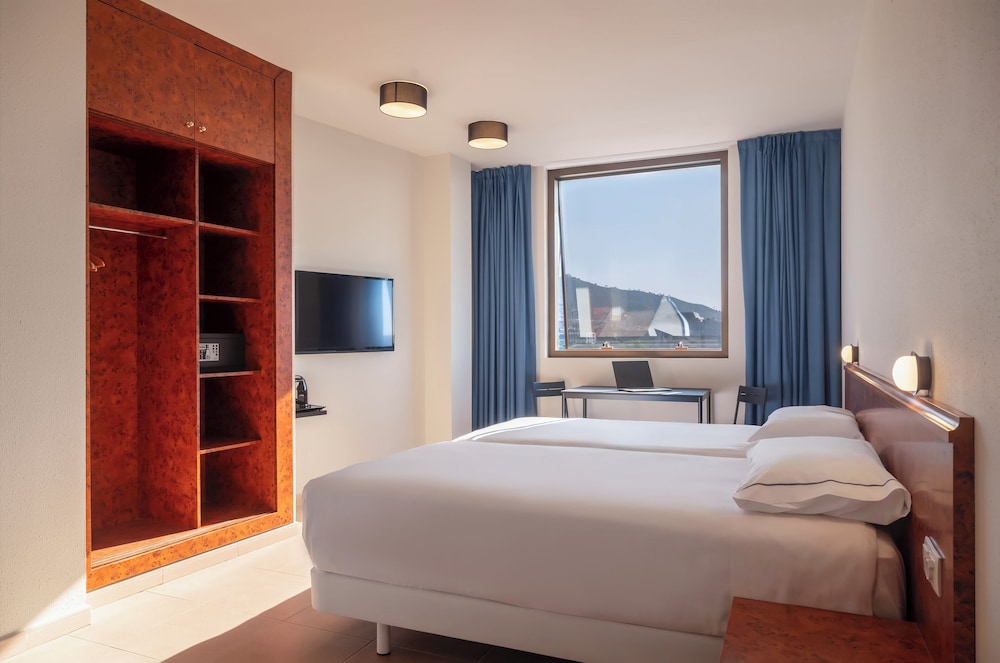 Hesperia Sant Joan Suites 21/57