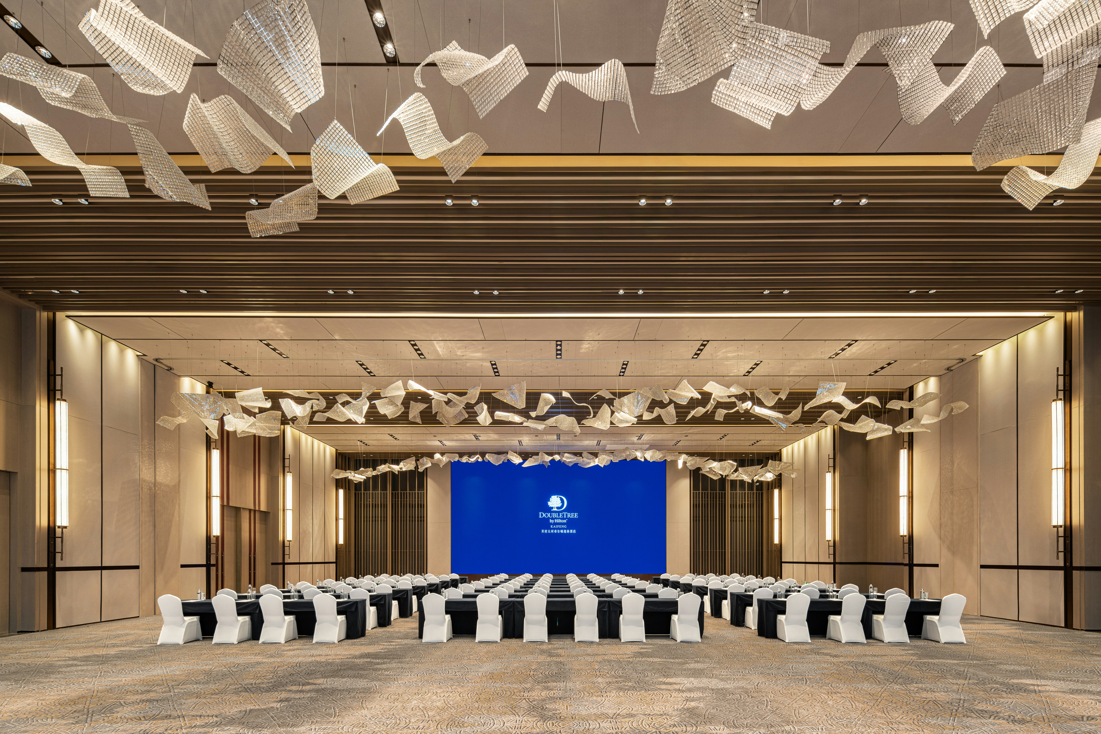 DoubleTree by Hilton Kaifeng 39/49