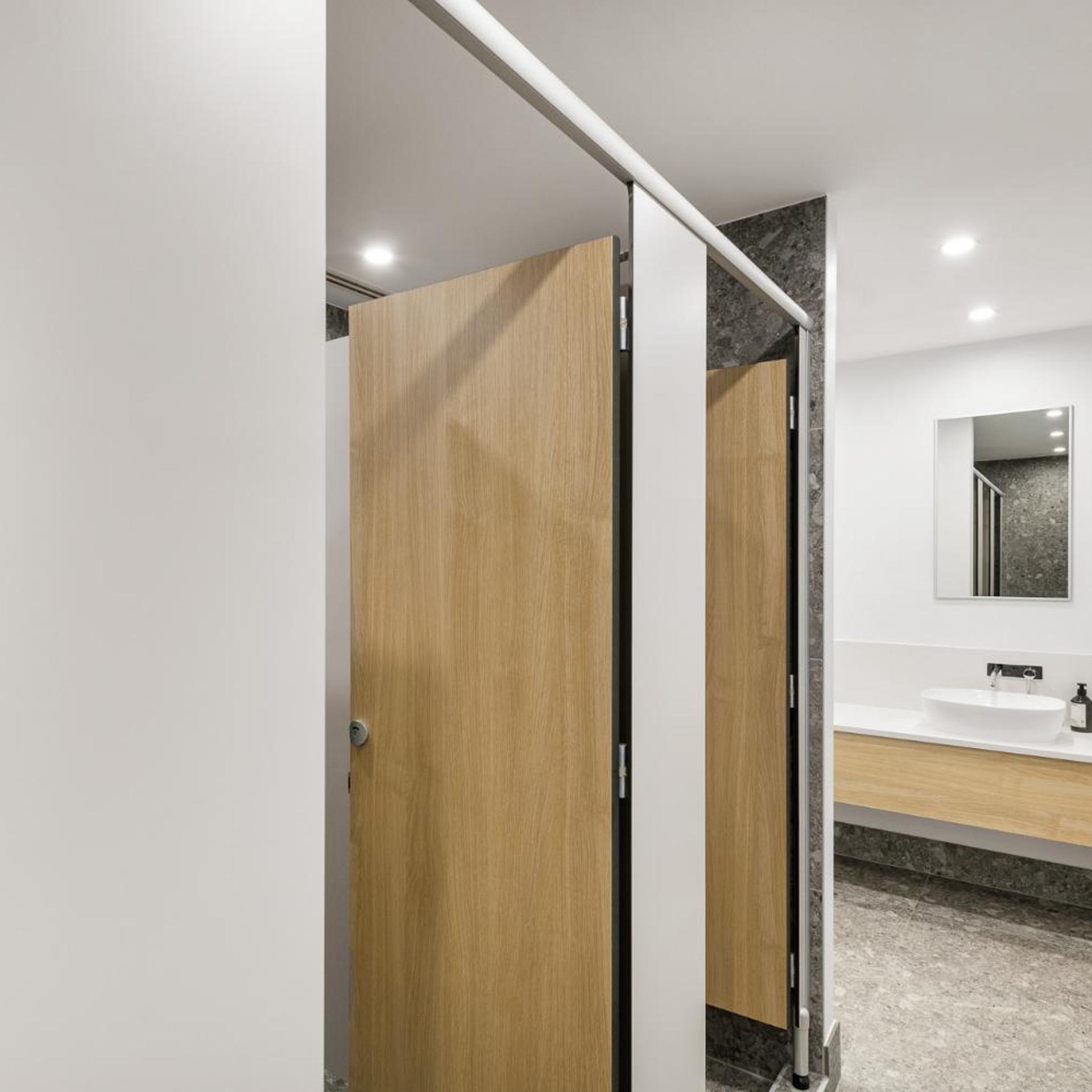 Bed in 4 Share Male Shared Bathroom، YHA Sydney Central 7/7