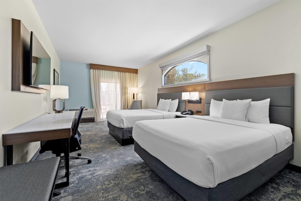 La Quinta Inn & Suites by Wyndham Santa Cruz 13/47