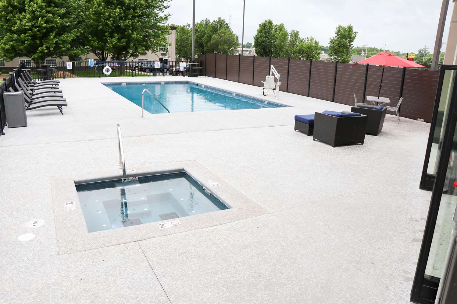 La Quinta Inn & Suites by Wyndham Joplin 36/56