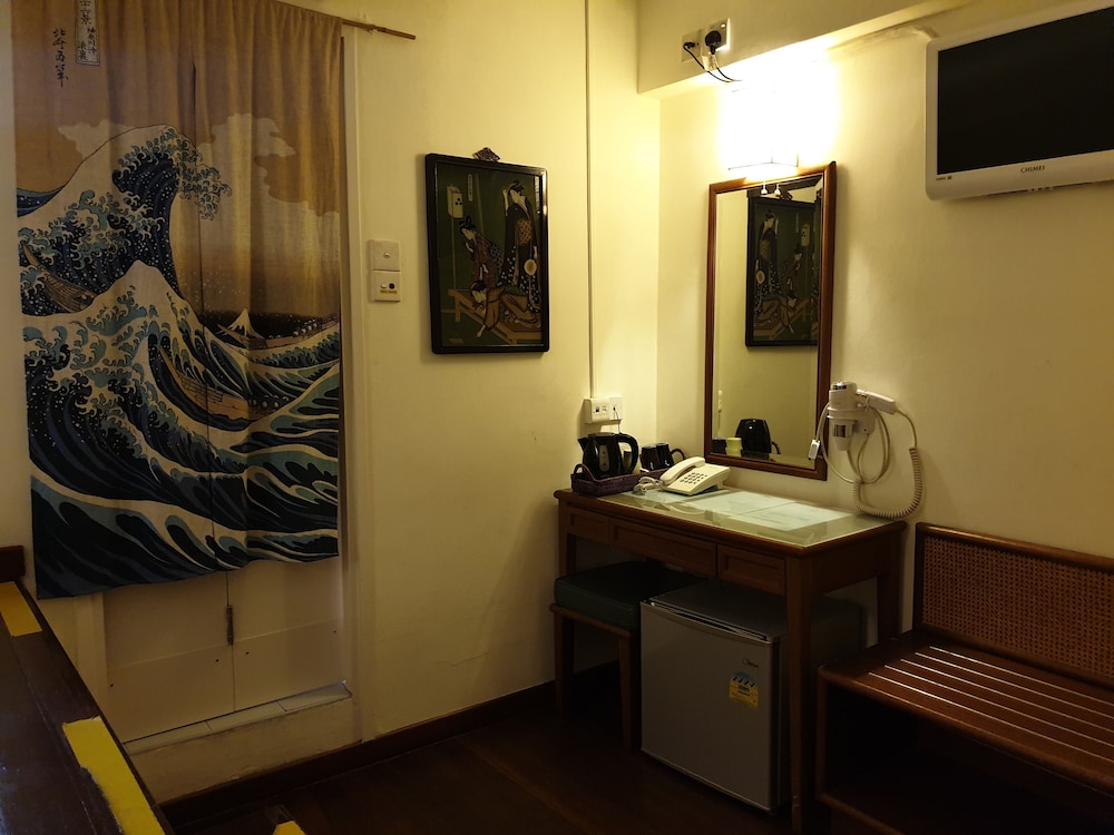 Perak Hotel 43/51