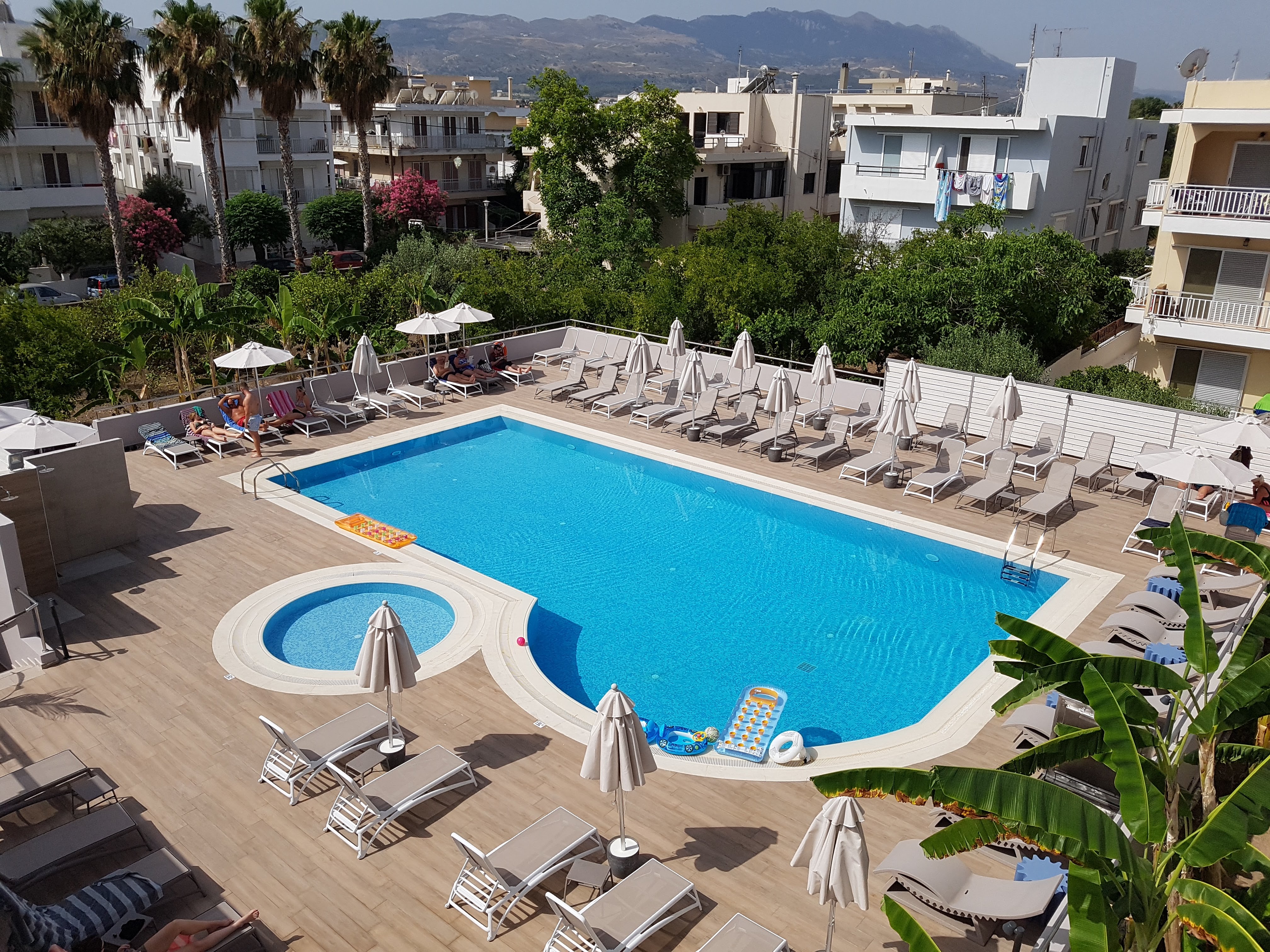 Imperial Hotel And Apartments 25/33