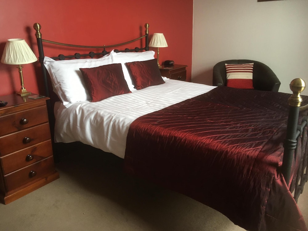 Grove House Guest House 6/34