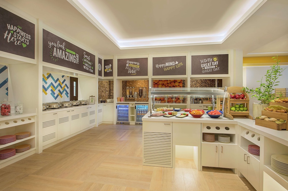 Hampton by Hilton Dubai Airport 15/25