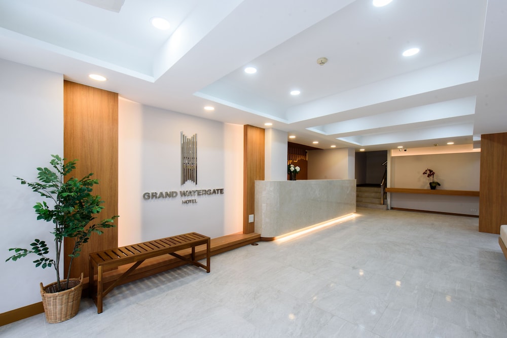 Grand Watergate Hotel 11/50