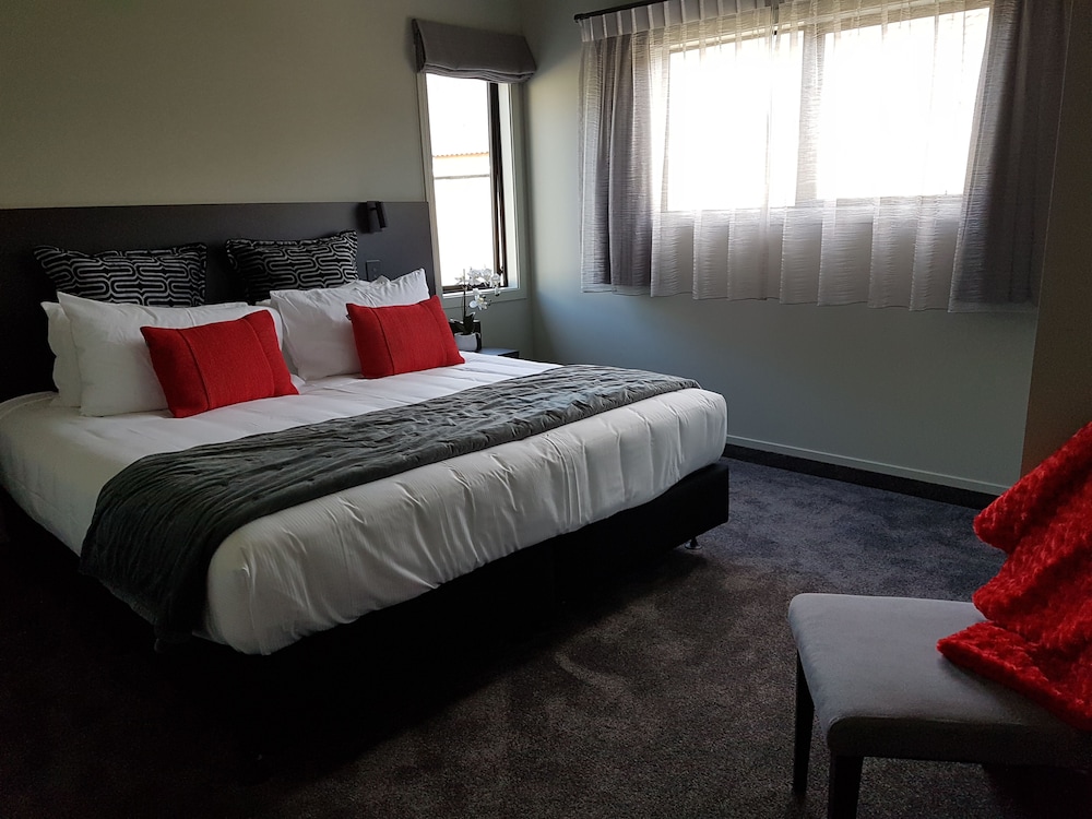 1 BEDROOM, SUPERIOR, APARTMENT
