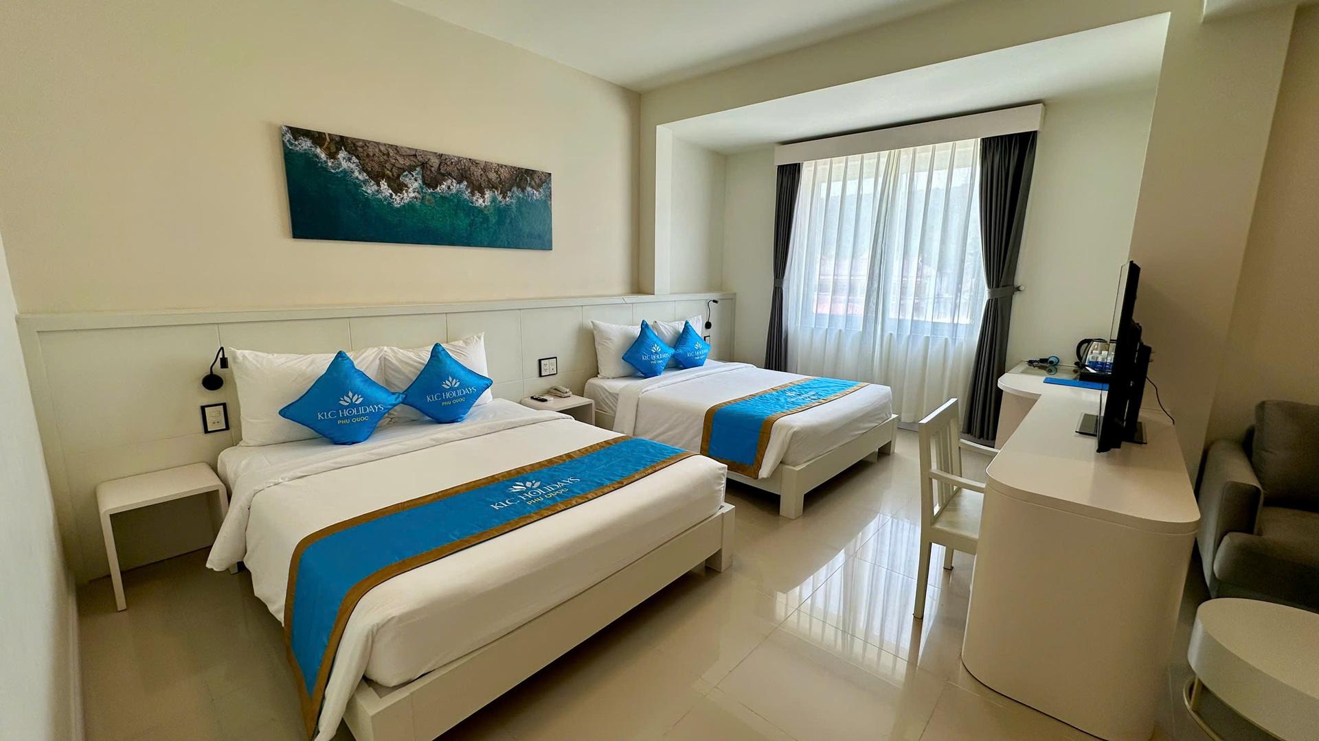 Gold Beach Hotel 19/93