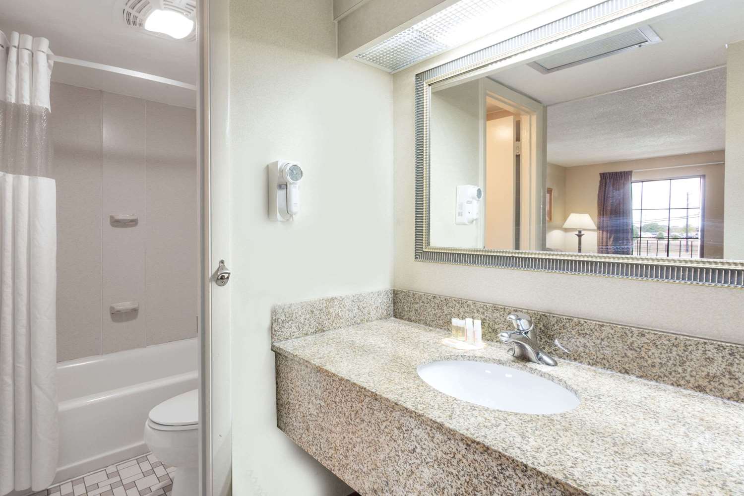Days Inn by Wyndham Camp Springs/Andrews AFB DC Area 7/9