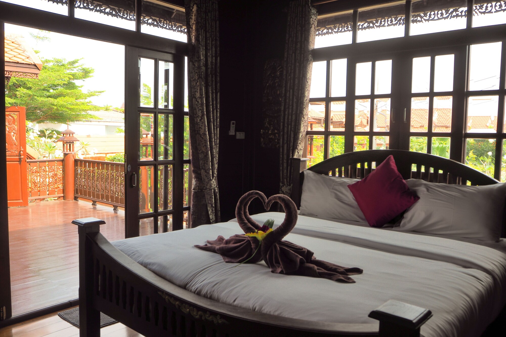 EXCLUSIVE, MULTIPLE BEDROOMS, HOUSE, POOL VIEW, PRIVATE POOL