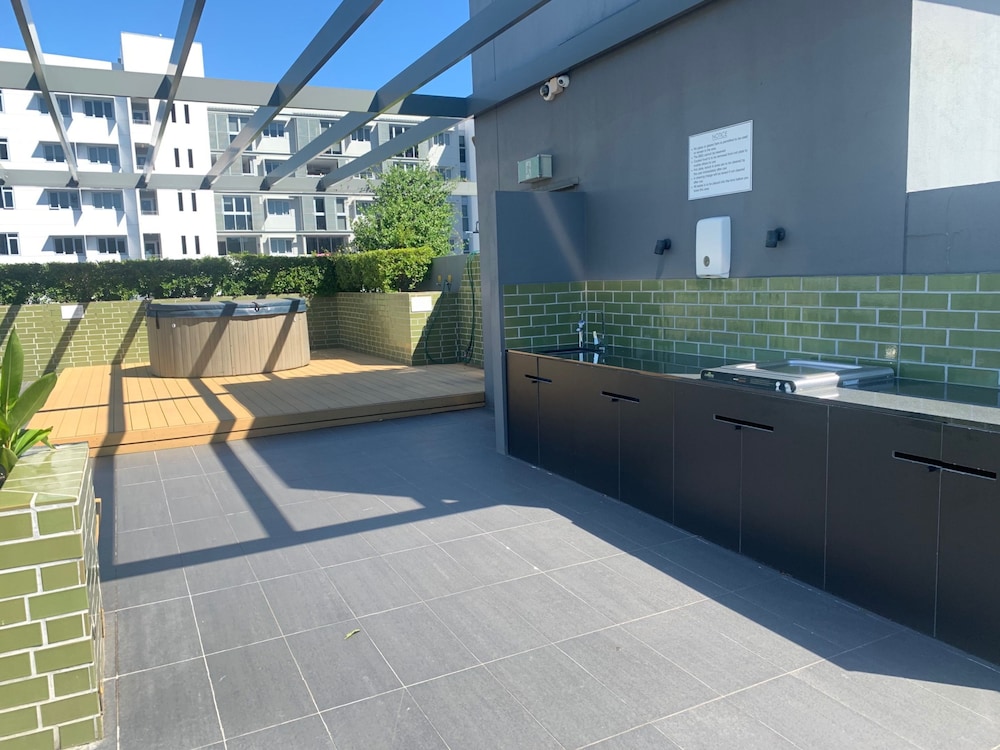 Vine Serviced Apartments 33/36