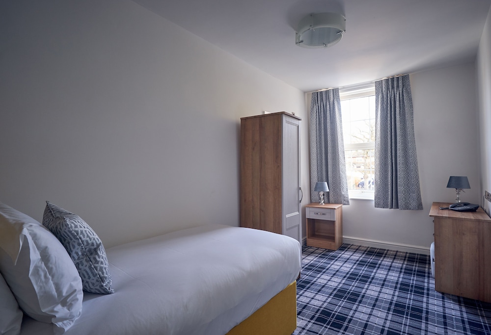 The Kirkfield Hotel 8/33