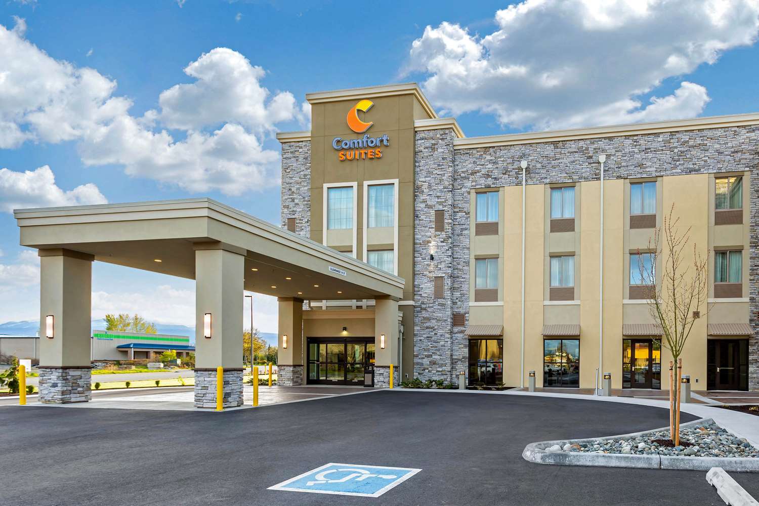 Comfort Suites Burlington Near I-5 35/37