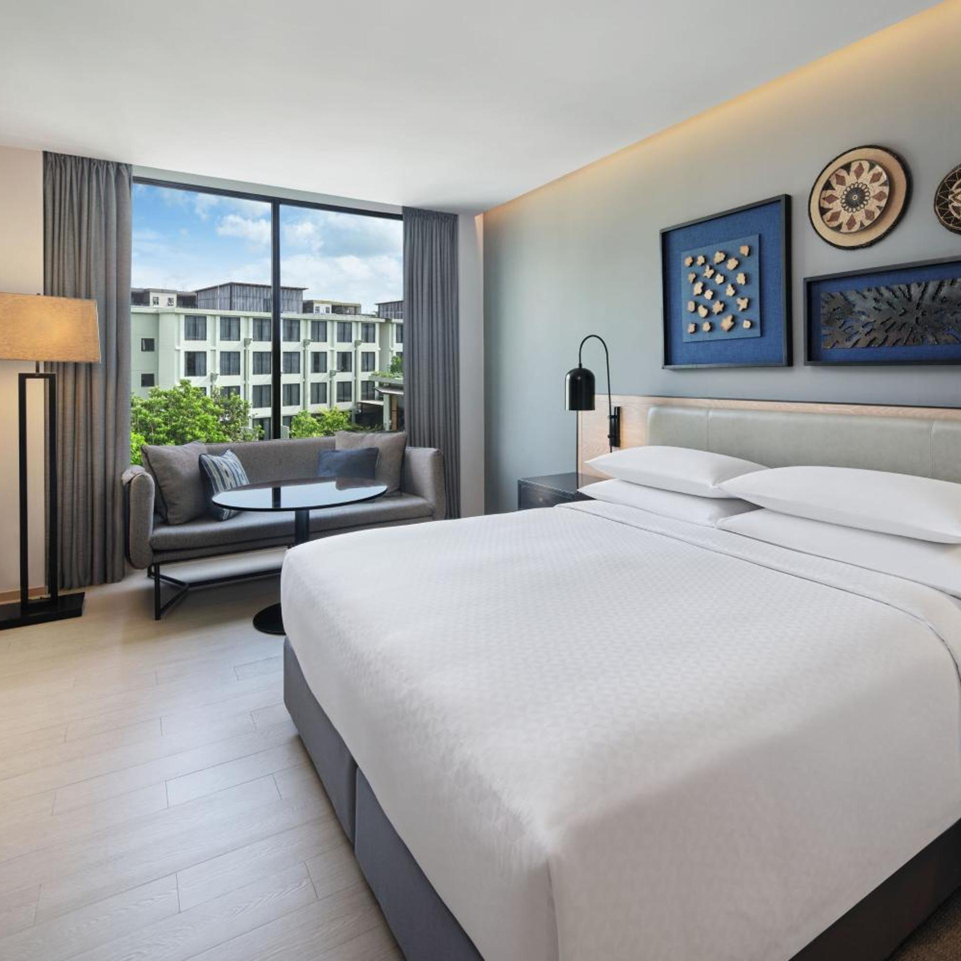 Guest Room, King Bed