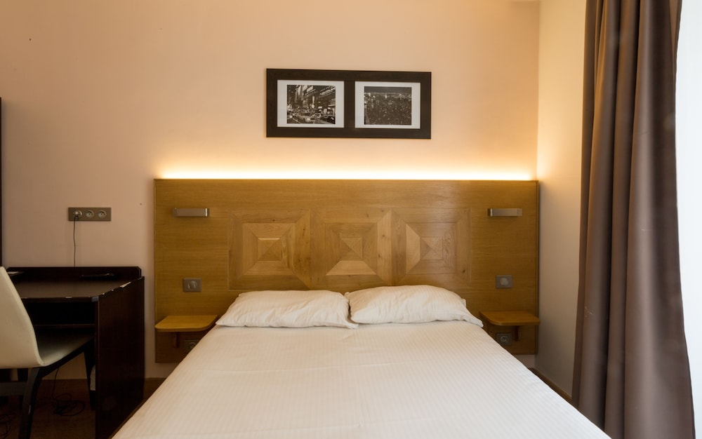 Hotel Eiffel XV 6/45