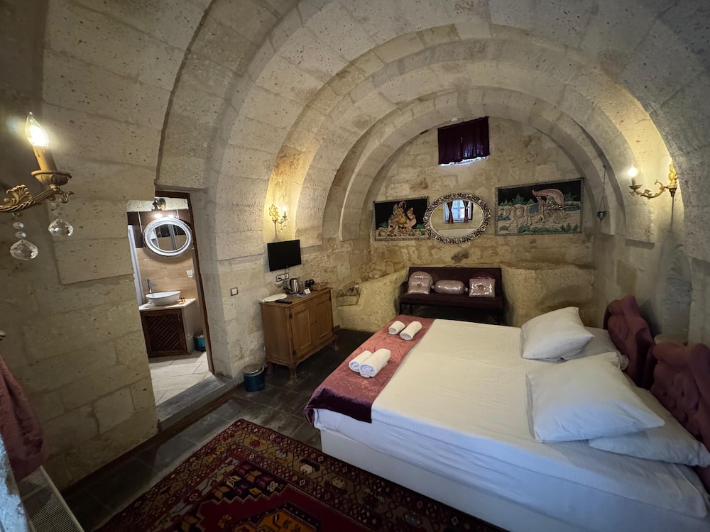 Cave Art Hotel 17/50