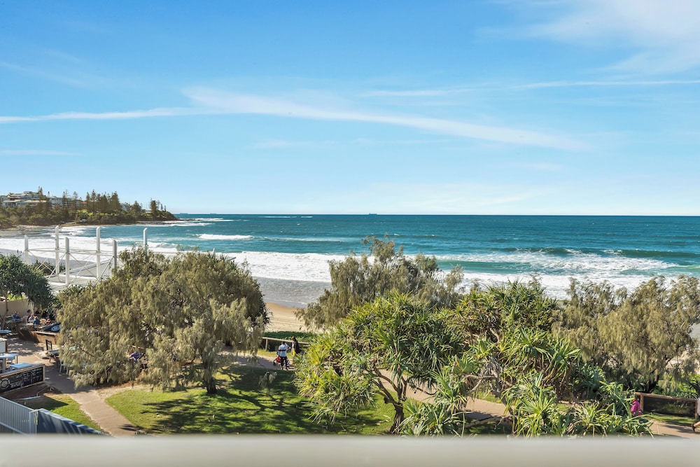 Rolling Surf Resort 74/78