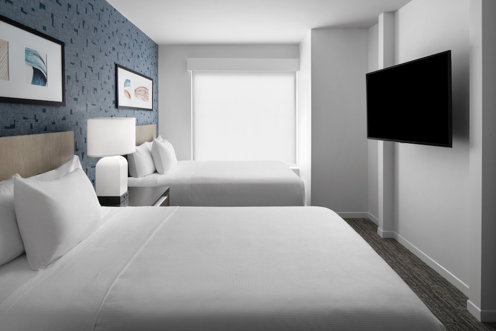 Hyatt House Raleigh Downtown / Seaboard Station 7/36