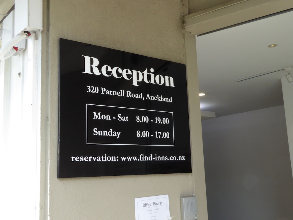Parnell Pines Hotel 17/25