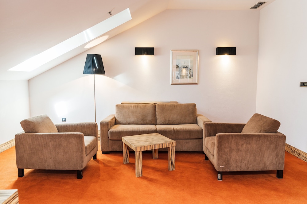 Europe Hotel 34/56