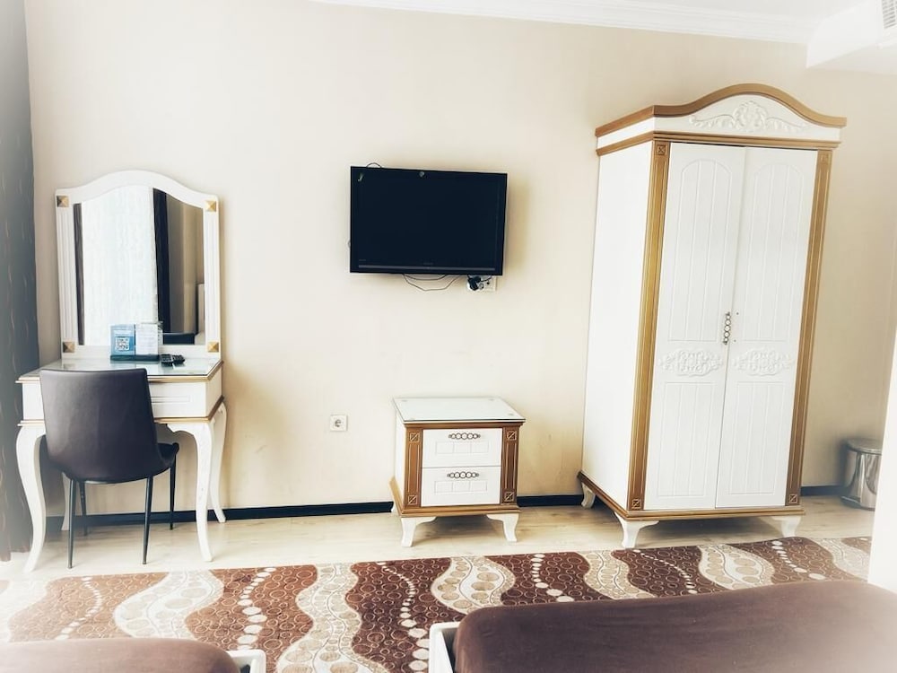 SEREF HOTEL 20/27