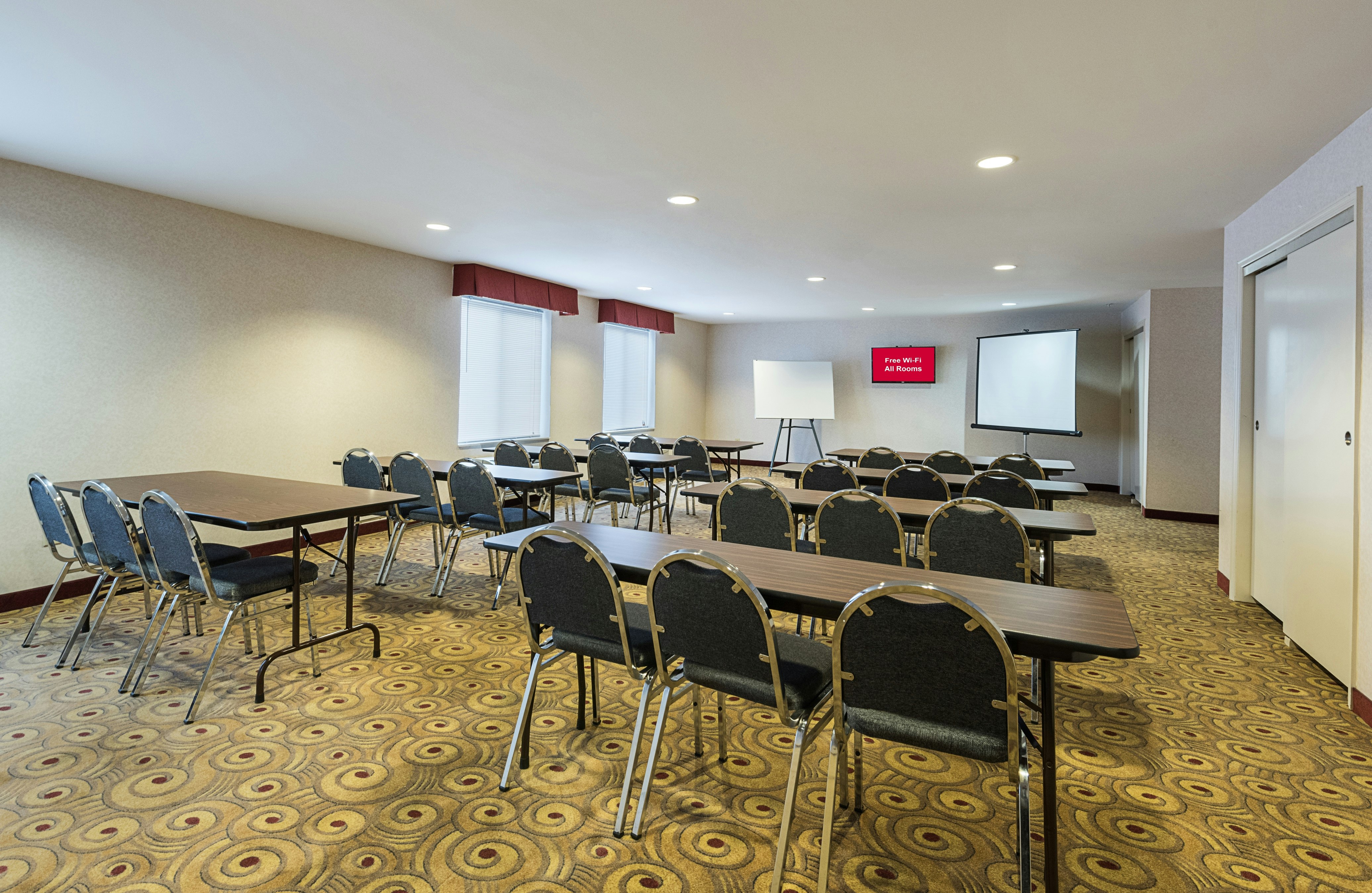 Red Roof Inn Etowah 40/49