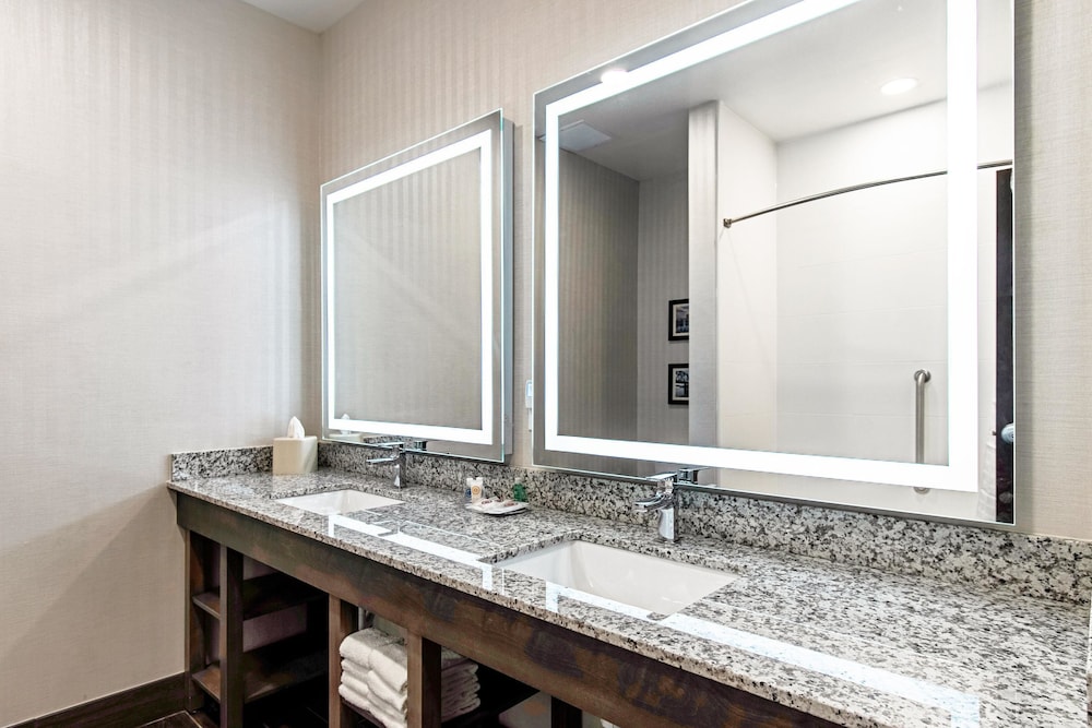 Comfort Suites Grove City Columbus South 10/36